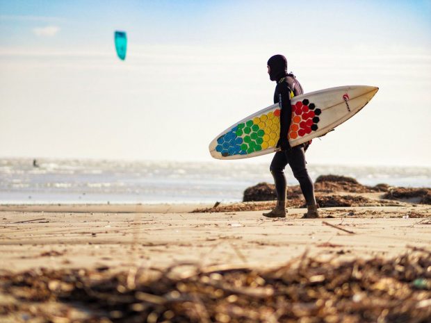 diferencias entre el kitesurf y el surf