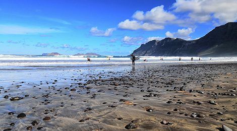 Playa de famara surf spot lanzarote