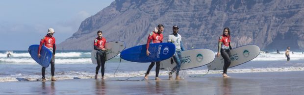 surfear en lanzarote surfcanarias escuela
